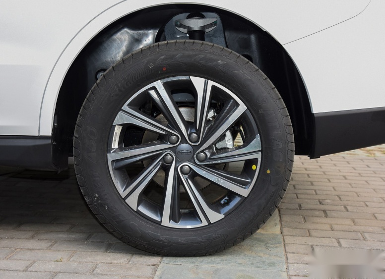 6.89万起的紧凑型SUV，吉利远景X6小排量也有强动力