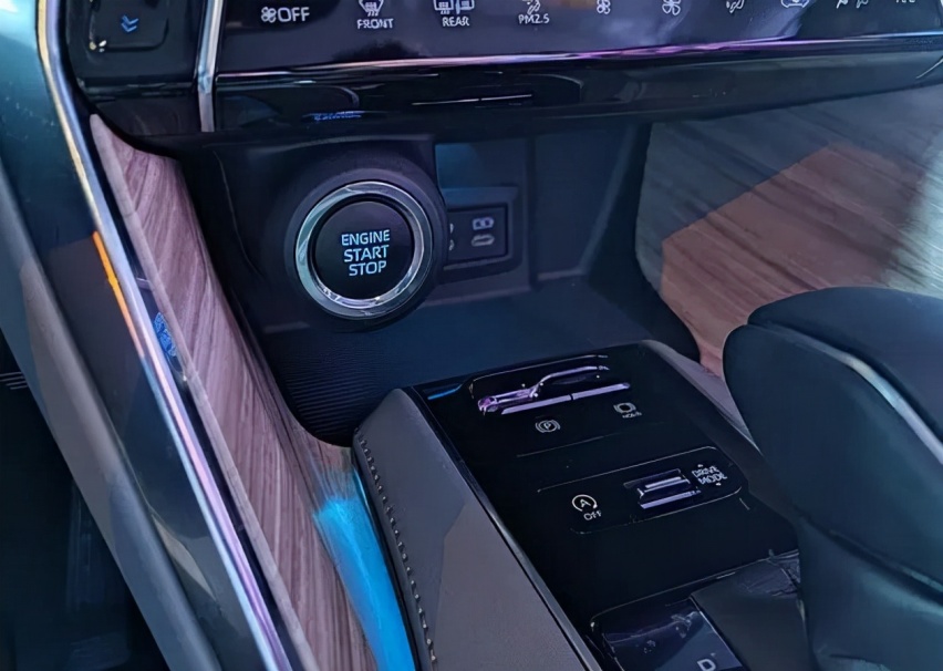 五座版SUV,一汽丰田凌放HARRIER，优雅来袭！