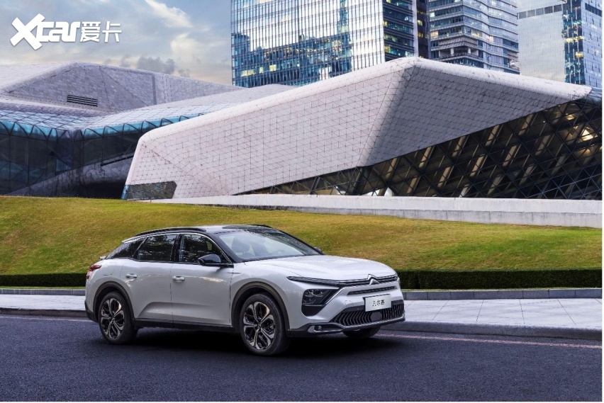 凡尔赛C5 X入围2022年全球最佳车型