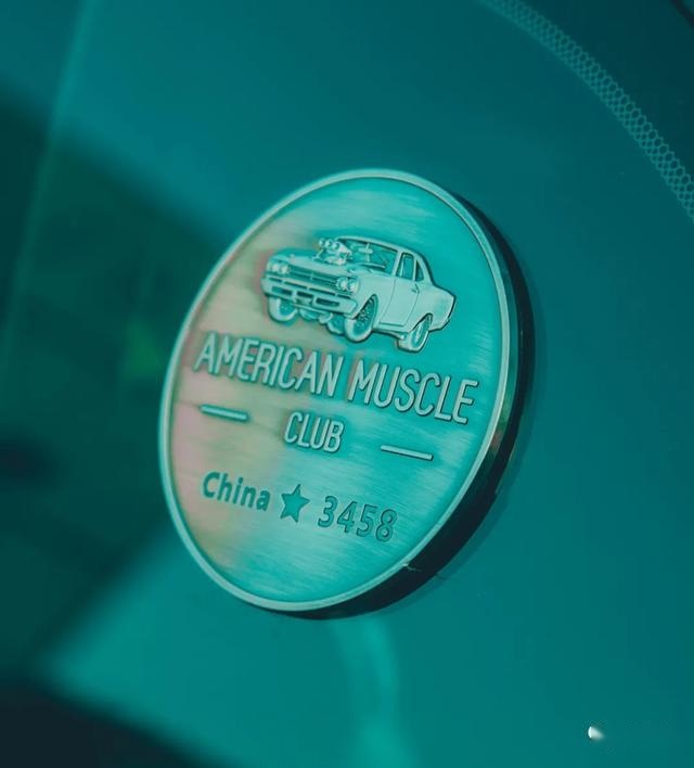 把德系家用车换成美系肌肉车，挑战者车主趁年轻再疯一把