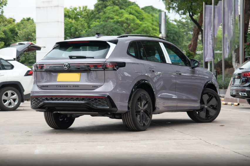 同为中型SUV，第五代胜达与大众途观L，谁更值得买？
