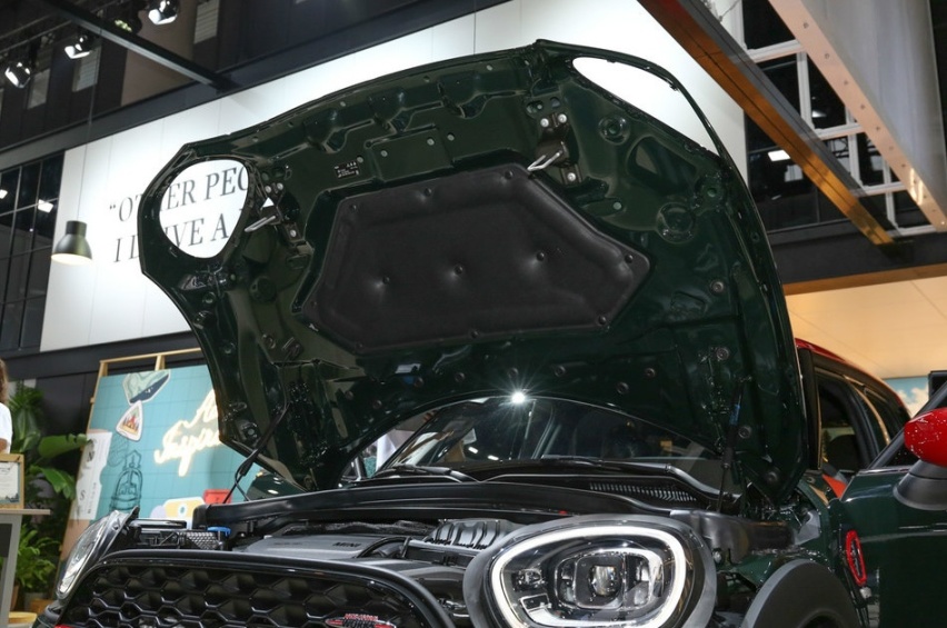 MINI JCW COUNTRYMAN搭载2.0T高功率排量