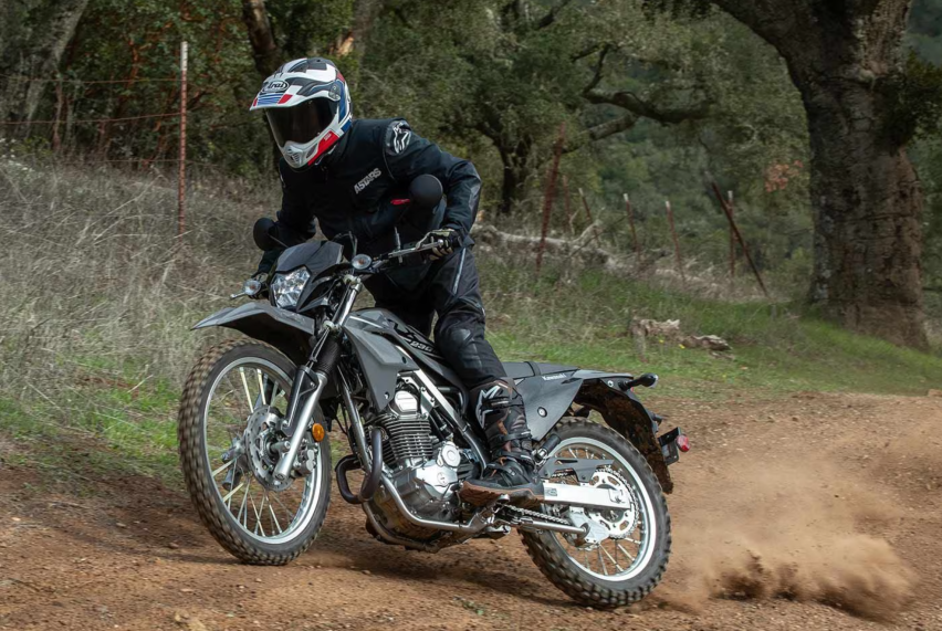 2023款川崎KLX230 详解，动力减震同时调整，对越野新手更为友好