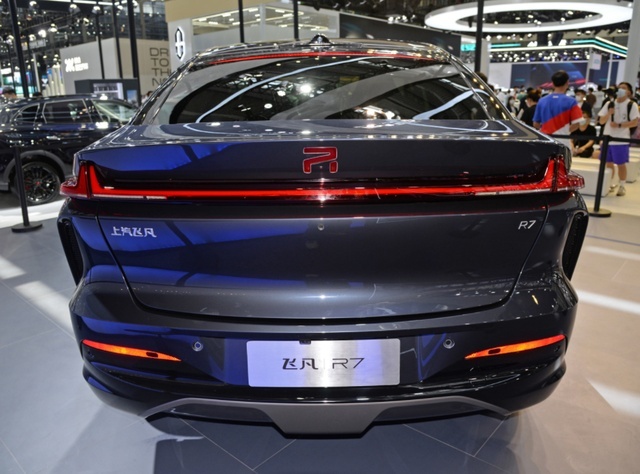 车长4900mm，续航可达642KM，带你看上汽飞凡R7