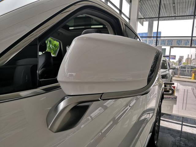 吉利星越1.5T车型到店实拍:质感不输豪华车,后排有惊喜