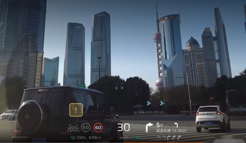 小鹏G6 VS新款飞凡R7，大空间+智驾系统，谁更值得买？