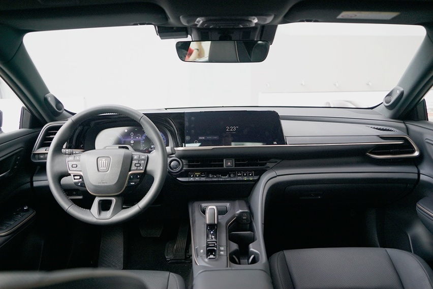 首搭2.4T双擎系统 试驾丰田皇冠 SportCross