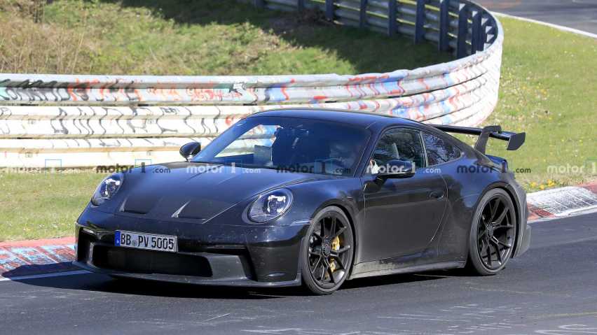 【菲常快讯】#全新保时捷911 GT3谍照公布！尾翼造型夸张