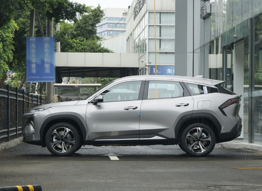敢媲美30万级豪车，银河L7这是吃了熊心豹子胆吗？
