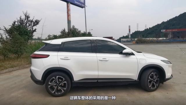 体验租来的小鹏汽车G3乞丐版，平平无奇的魔改电动