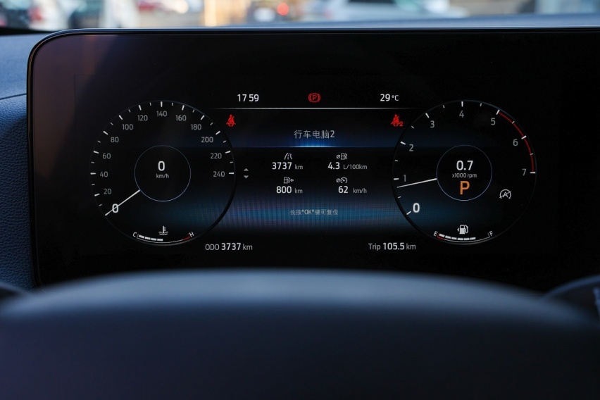 实测油耗4.3L/100km堪比混动车 江铃福特领睿最卷合资中型SUV