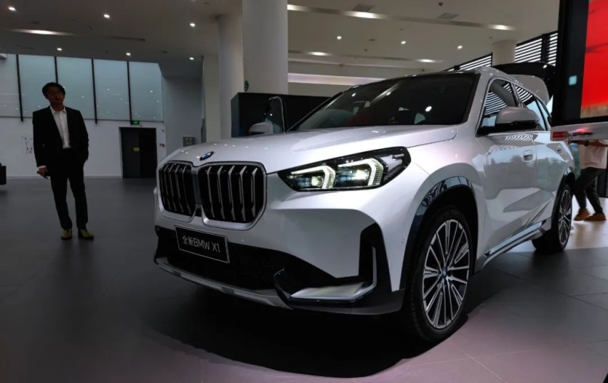 实拍全新宝马X1：采用宝马iX同款内饰，后排空间再度加强