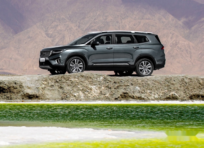 吉利新款豪越上市售价10.36-13.96万元 定位中型SUV，提供7座版本