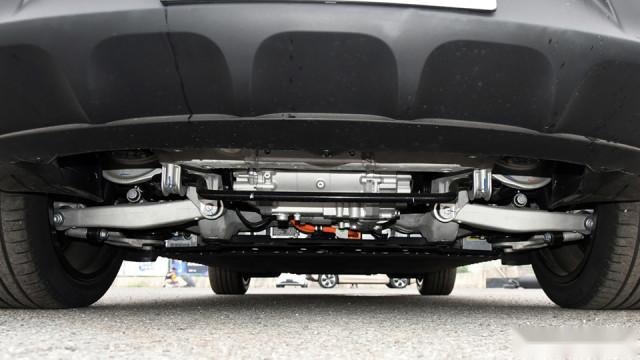 加速续航不如Model Y，但有华为系统加持，问界M5 EV能不能买？