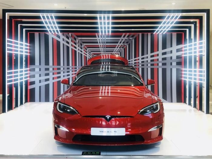 “地表最快量产车”特斯拉Model S Plaid亮相西安！
