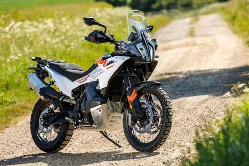 摩托车也“掀桌子”式官降！不到8万买KTM ADV，还买宝马水鸟吗