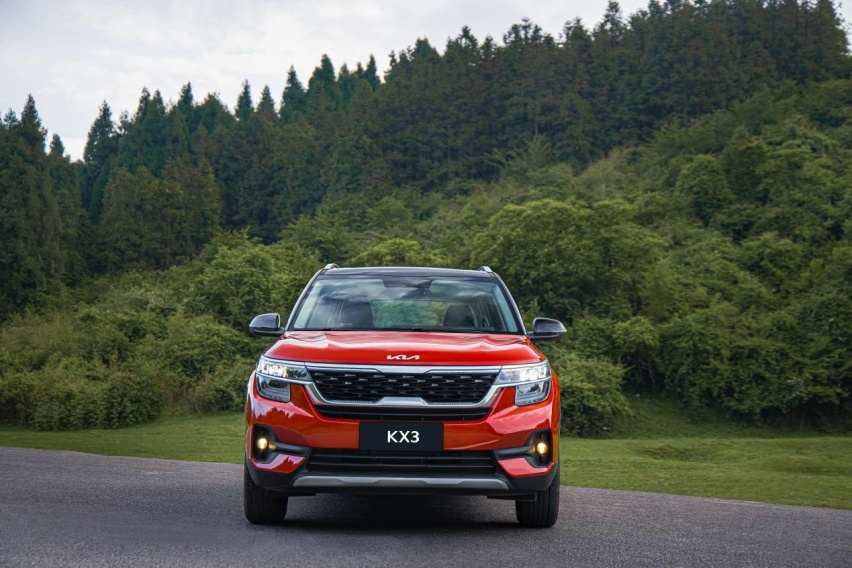 年轻人的第一台SUV，起亚傲跑，本田XR-V怎么选？
