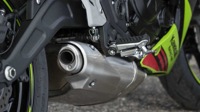 零百加速4秒出头 川崎Ninja650 进口中量级性价比之选