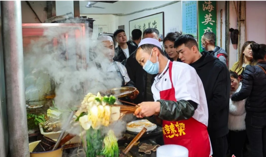 配置逆天拉满，售价却10万出头！奔腾T90可谓实力出圈