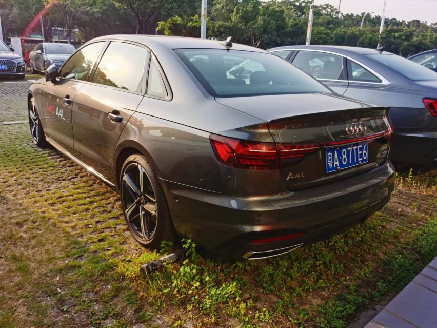 手握30万元买豪车，宁可选前驱的奥迪A4L，也不要后驱的宝马3系？