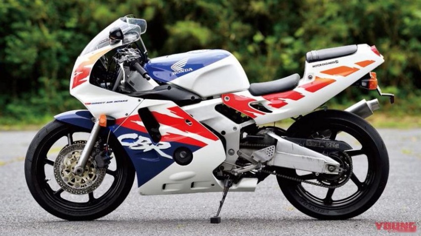 川崎打响小排量四缸车军备赛第一枪，250CC川崎ZX-25R