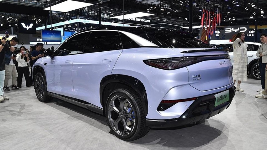 首搭比亚迪新平台，20万内的海狮07EV，用上最强电机？