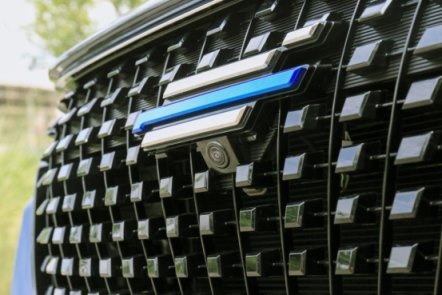 长安欧尚旗舰SUV 8.59万起售 大厂牌“血腥”夺市