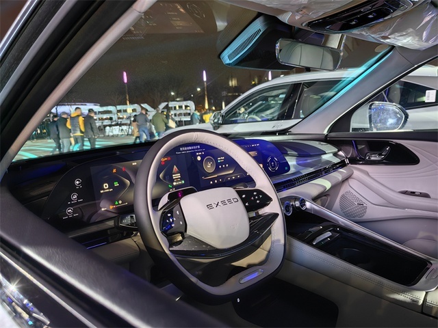 全面对标40万级豪华车，星途瑶光正式上市，售15.28万元起