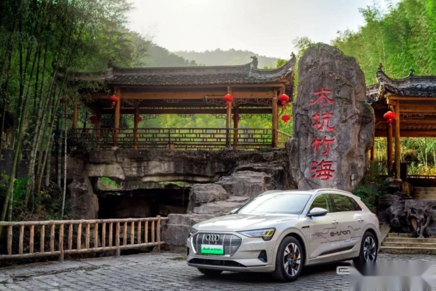 奥迪首款纯电SUV，预售70万起，与特斯拉有哪些不同？