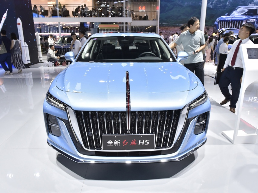 最热销中国燃油中型车？这新款红旗不到16万起 真国货之光！