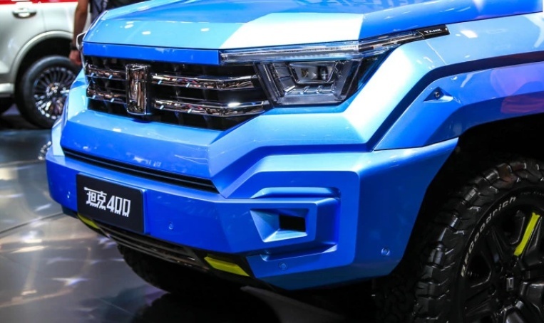 成都车展：机甲造型硬派越野SUV 坦克400亮相成都车展