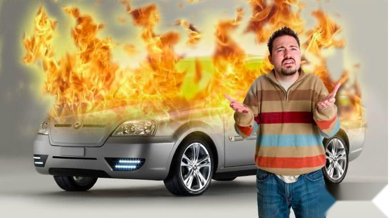 新能源车自燃？听我的！跑就完了！