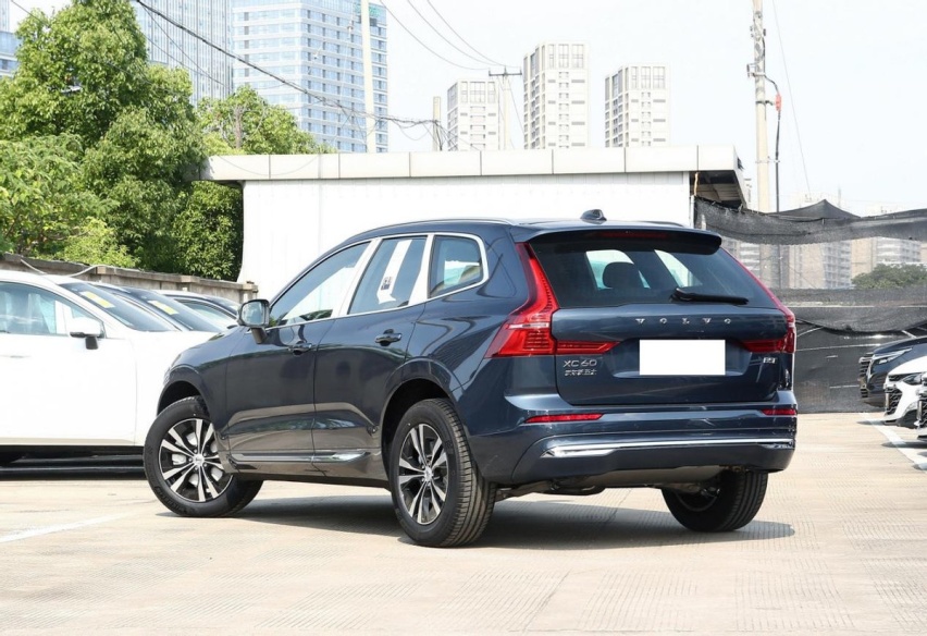 沃尔沃新款XC60上市，起售价37.79万元，配置有所提升