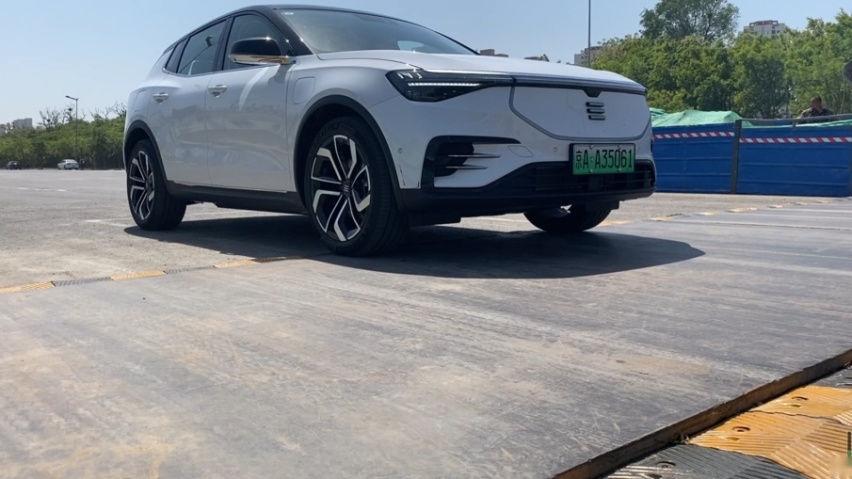 被市场低估的高端车型，体验天际ME7
