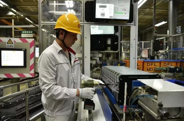 一块电池的自白：我是如何从一颗电芯，变成一台电动车的？