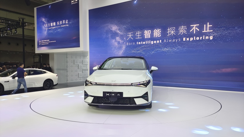 定位百变舒适智能家轿的小鹏P5正式开启预售，预售价为16-23万元