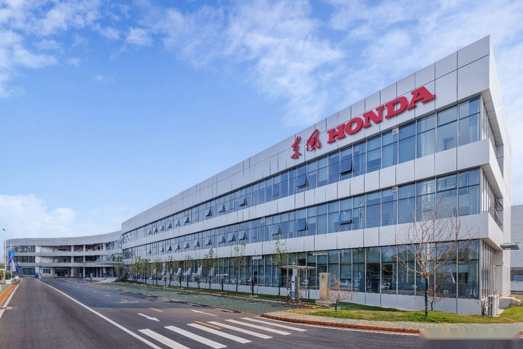 东风Honda“烨”品牌携刘烨亮相广州车展，烨S7实力领航