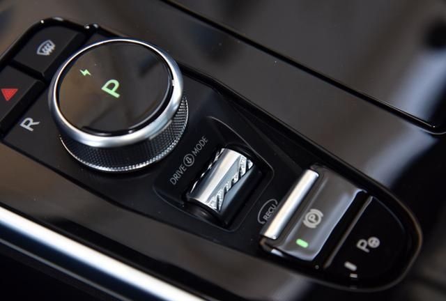 细节升级+健康座舱，NEDC续航520km，威马EX5-Z 14.98万起售