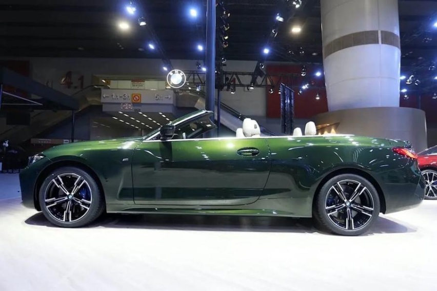 全新BMW 4系敞篷轿跑车用创新软顶致敬经典魅力