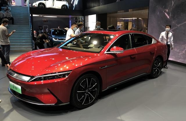 音乐厅级享受，汉EV5G丹拿智能座舱携DiLink4.0上市
