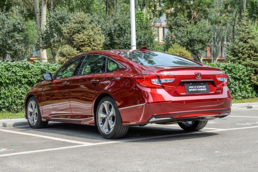 20万级运动中型车，这3款值得考虑，最后一台上半年销量11万