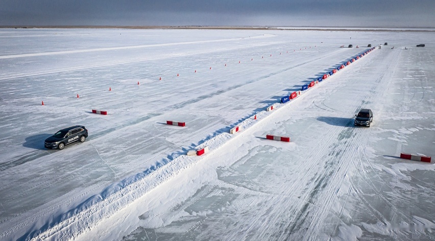 冰天雪地零下30度，开台4米9的大块头SUV也能爽飞？