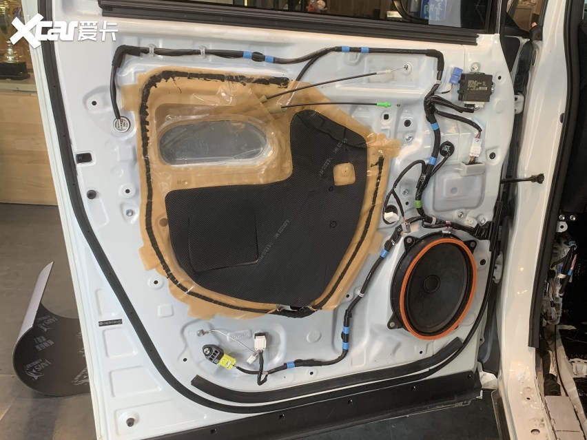 东营浩声丰田埃尔法汽车隔音改装大白鲨 针对隔音施工全搞定