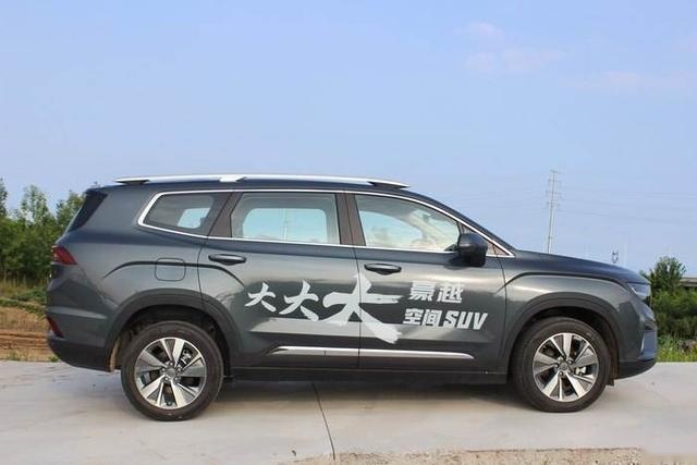 吉利新出的七座SUV,哪里比汉兰达牛?