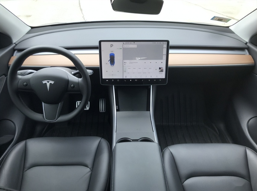 放弃特斯拉Model Y，凯迪拉克纯电LYRIQ锐歌满满的豪华风！