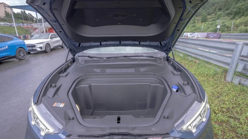 这是同价位唯一比 Model Y 好开的电动 SUV