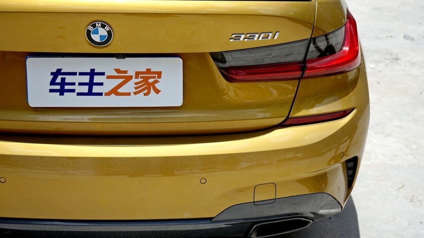 宝马330i试驾评测：这或许才是3系该有的性能模样？