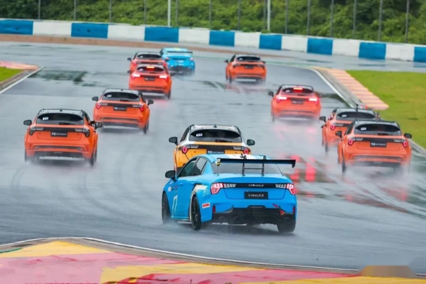 17.68万起!儿童节大玩具领克02 Hatchback一发布就抢空