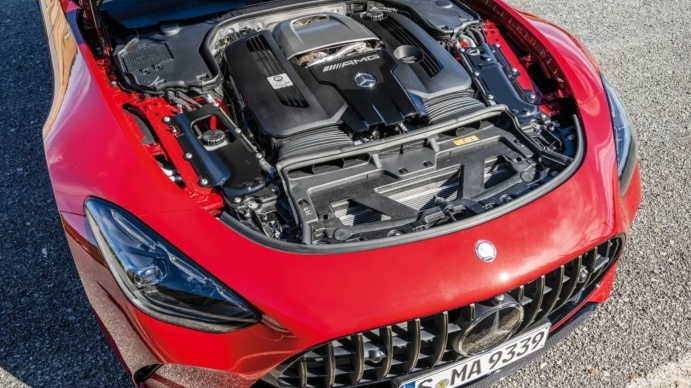 还看911？全新奔驰AMG GT实拍图发布，这颜值确实没得说