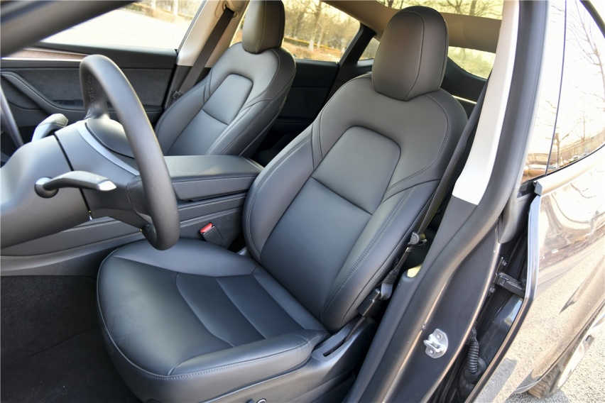 试驾国产特斯拉Model Y 向实用性倾斜 价格是真香